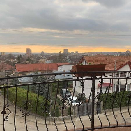 Casa Famous Apartment Яш Екстериор снимка