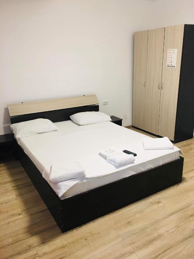 Casa Famous Apartment Яш Екстериор снимка